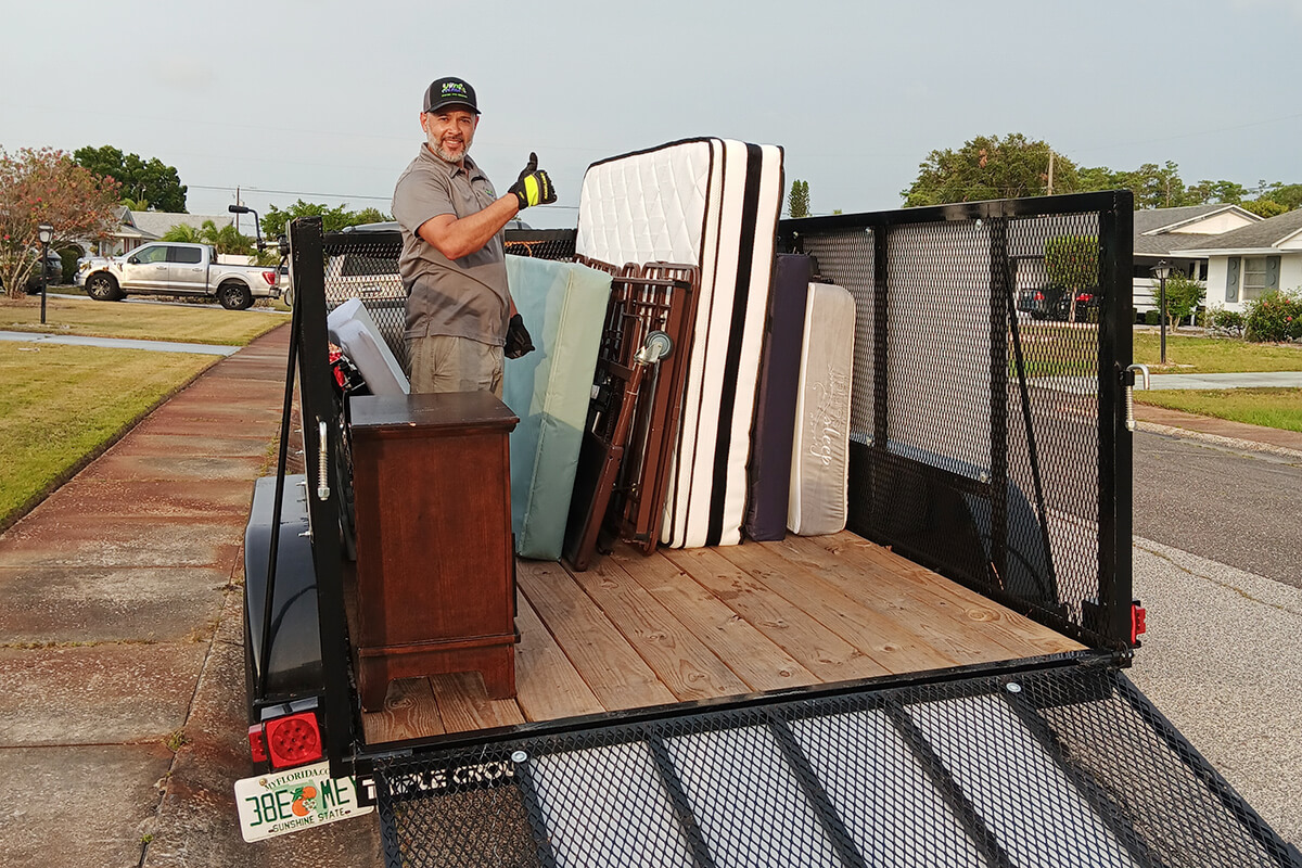 mattress-furniture-removed Mattress & Furniture in Trailer & Jose showing Thumbs up