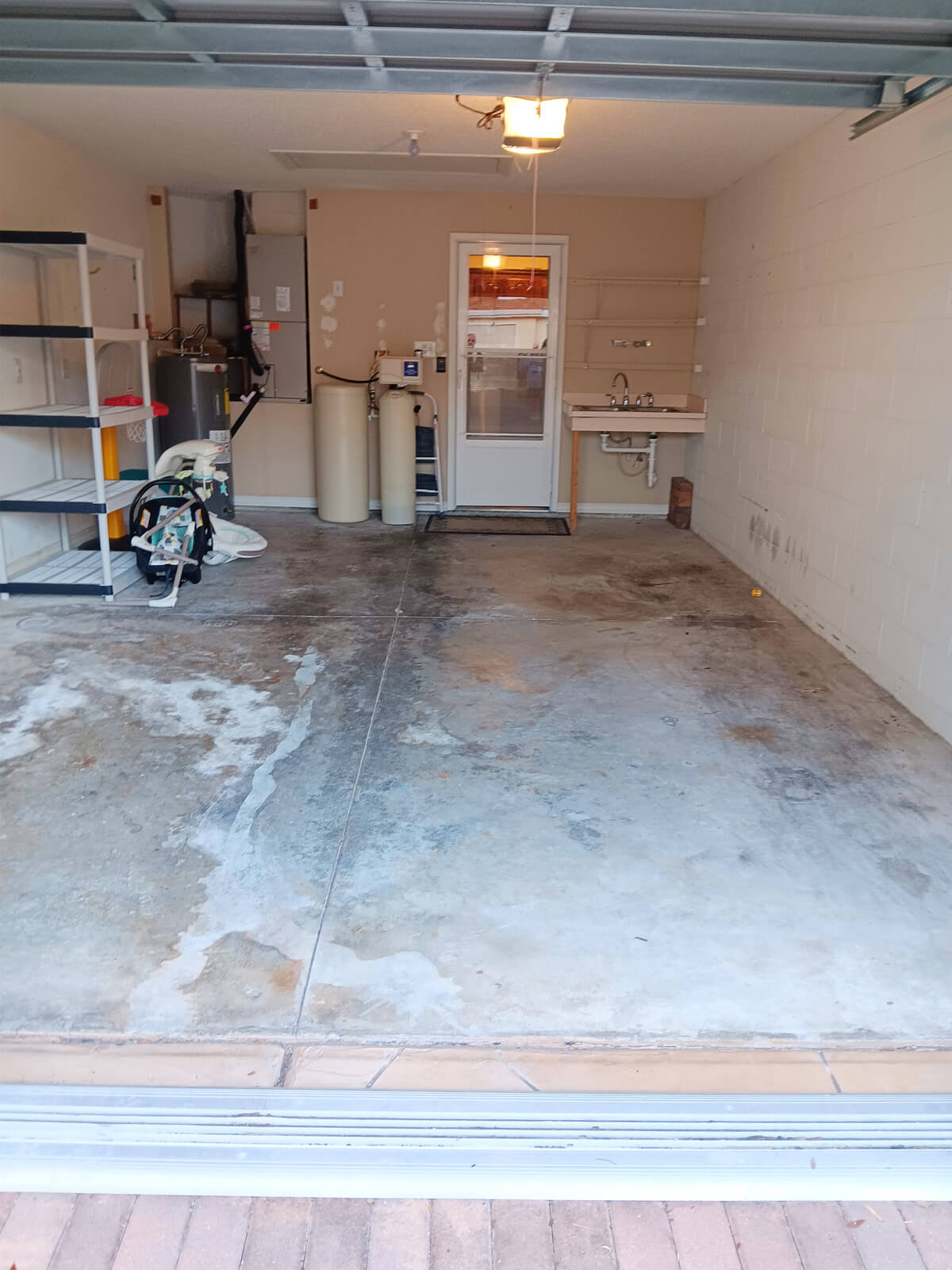 Home 3 junk n roll garage declutter after