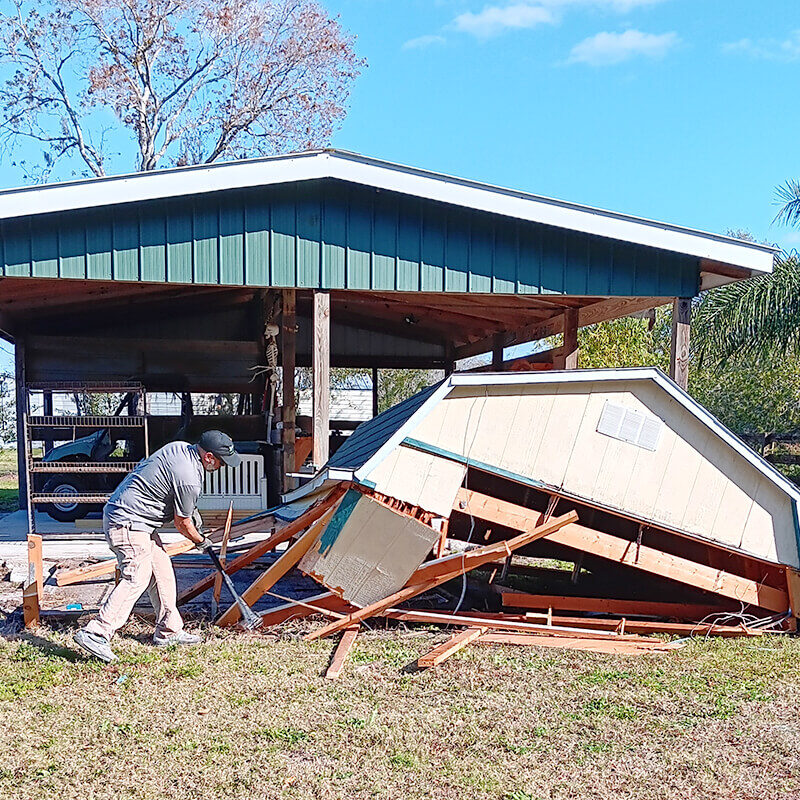 jose-removing-extra-truss-from-house Jose Removing Demolished Truss